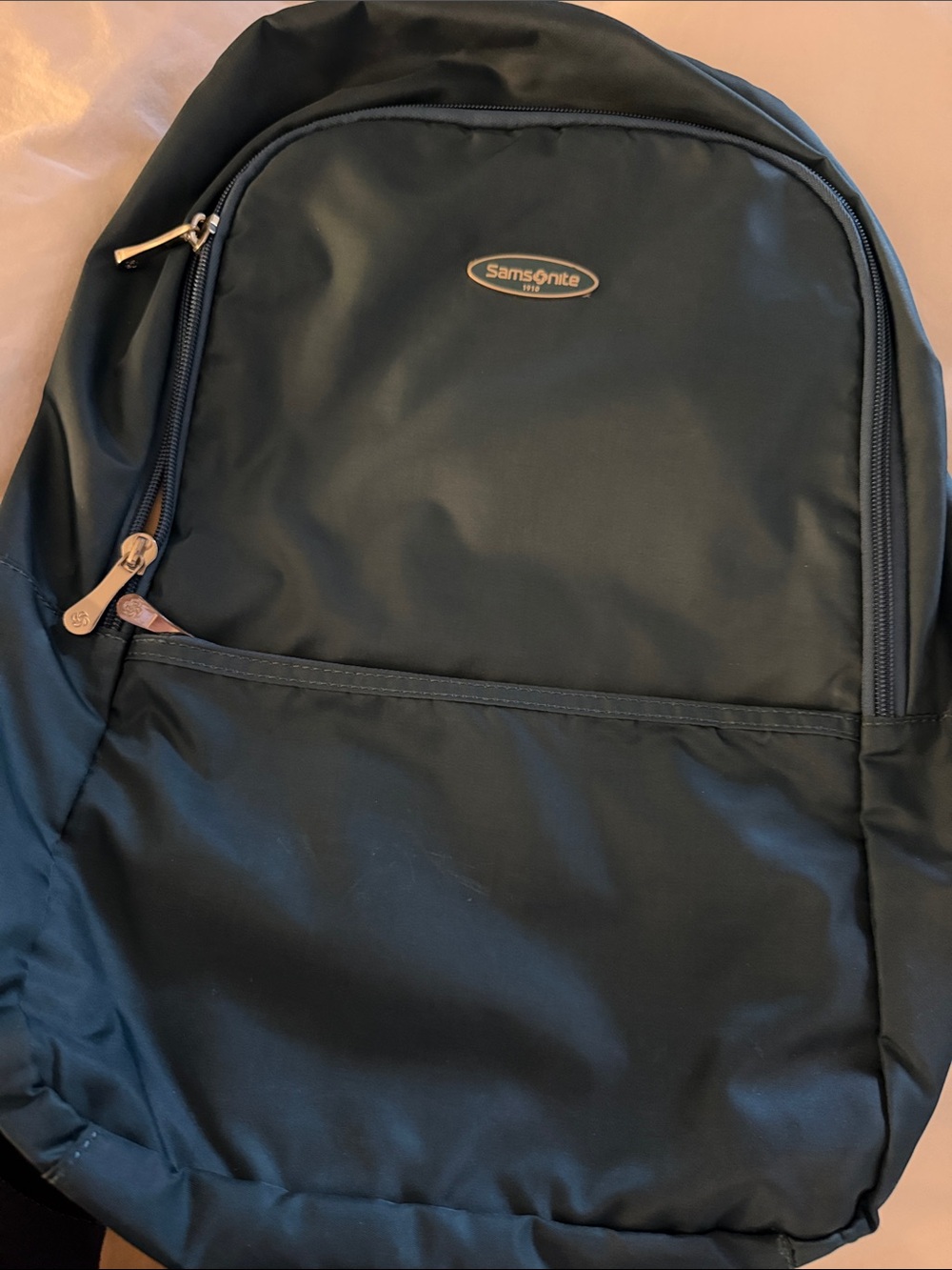 Samsonite Black Nylon Men's Backpack with Silver Zippers